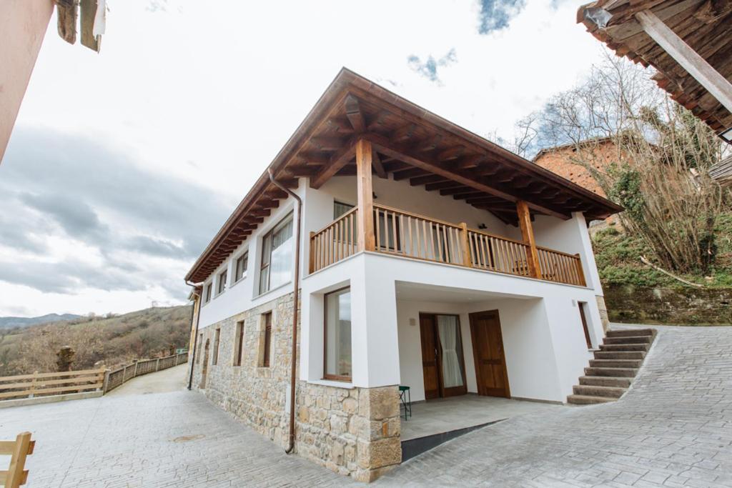 Tiu Enrique 3 Apartment Cangas de Onis Bagian luar foto