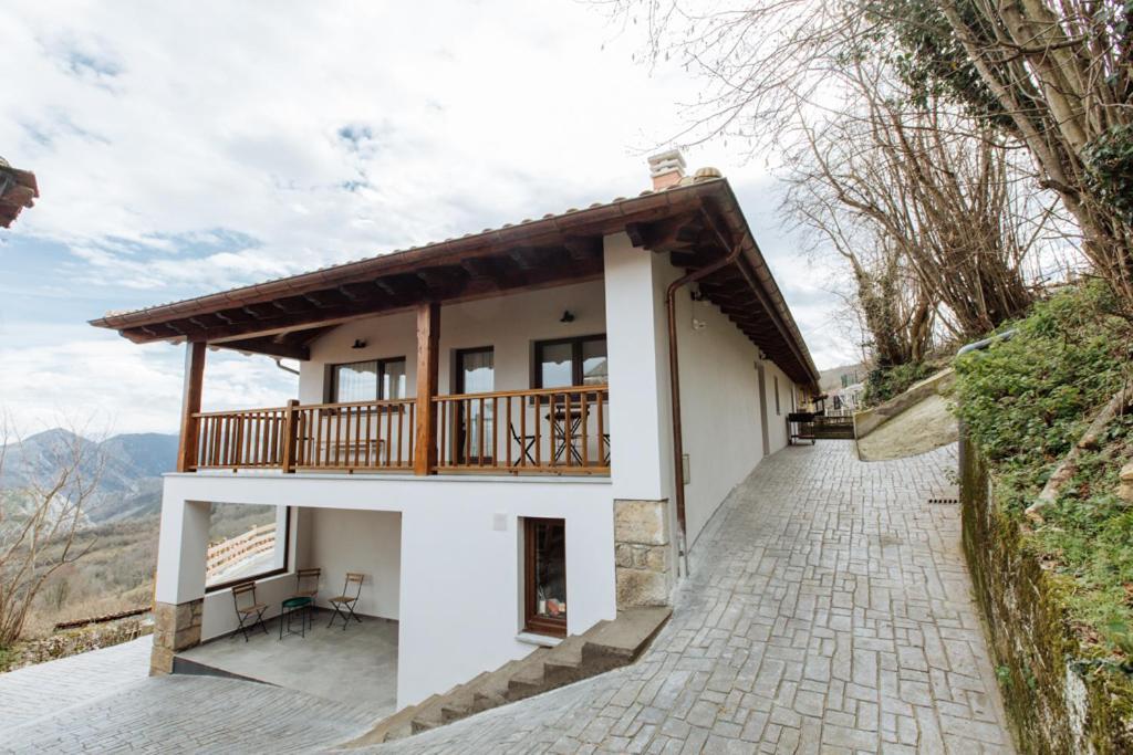 Tiu Enrique 3 Apartment Cangas de Onis Bagian luar foto